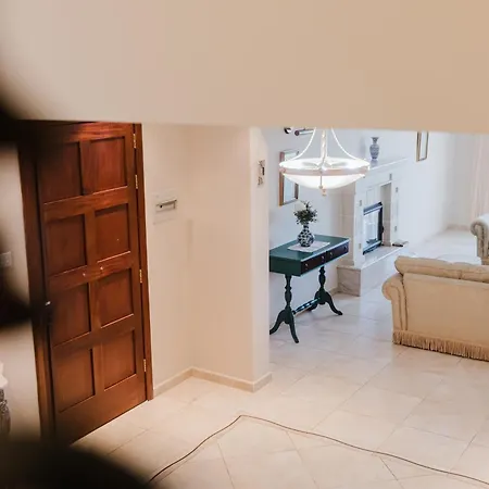 W Jacuzzi And Pool Table By Homely! Holiday home *
