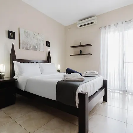 W Jacuzzi And Pool Table By Homely! Holiday home *