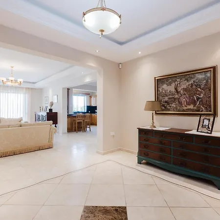 Дом отдыха W Jacuzzi And Pool Table By Homely! Меллиеха