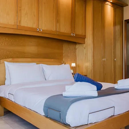 Mellieha W Jacuzzi And Pool Table By Homely! Vakantiehuis *