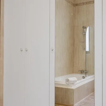 Vakantiehuis Mellieha W Jacuzzi And Pool Table By Homely!