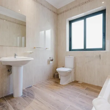 Mellieha W Jacuzzi And Pool Table By Homely! Vakantiehuis *