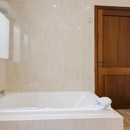 Mellieha W Jacuzzi And Pool Table By Homely! Vakantiehuis